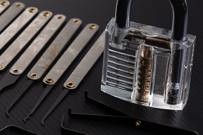 Lockpicking tools